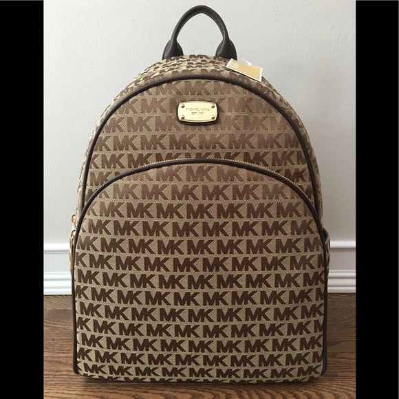 Michael Kors Handbags - ⭐️LAST ONE⭐️ NWT Michael Kors Abbey Backpack